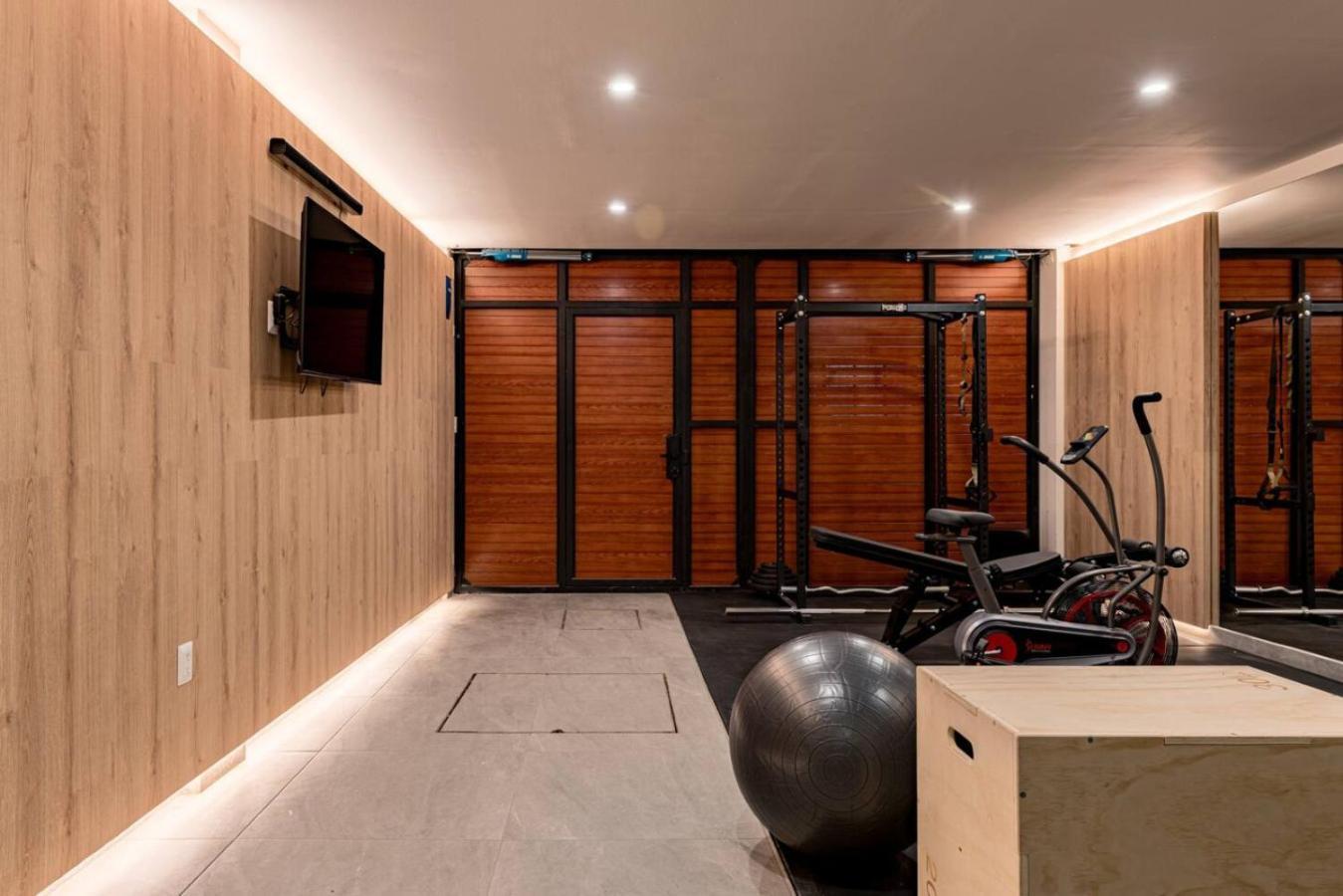 Stylish In La Roma Near Restaurants And Bars * Mexico City