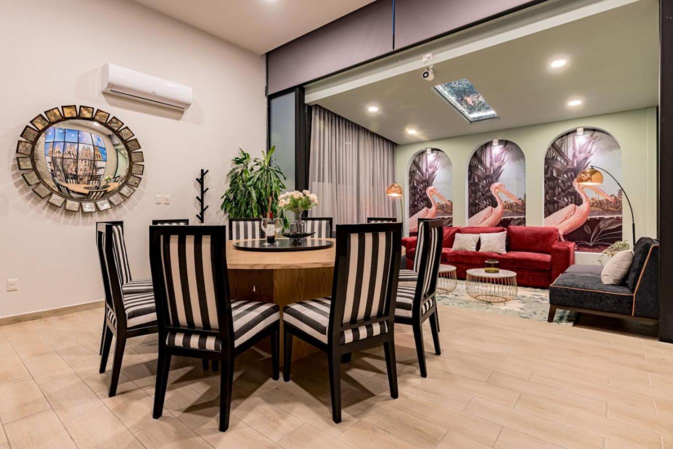 Stylish In La Roma Near Restaurants And Bars