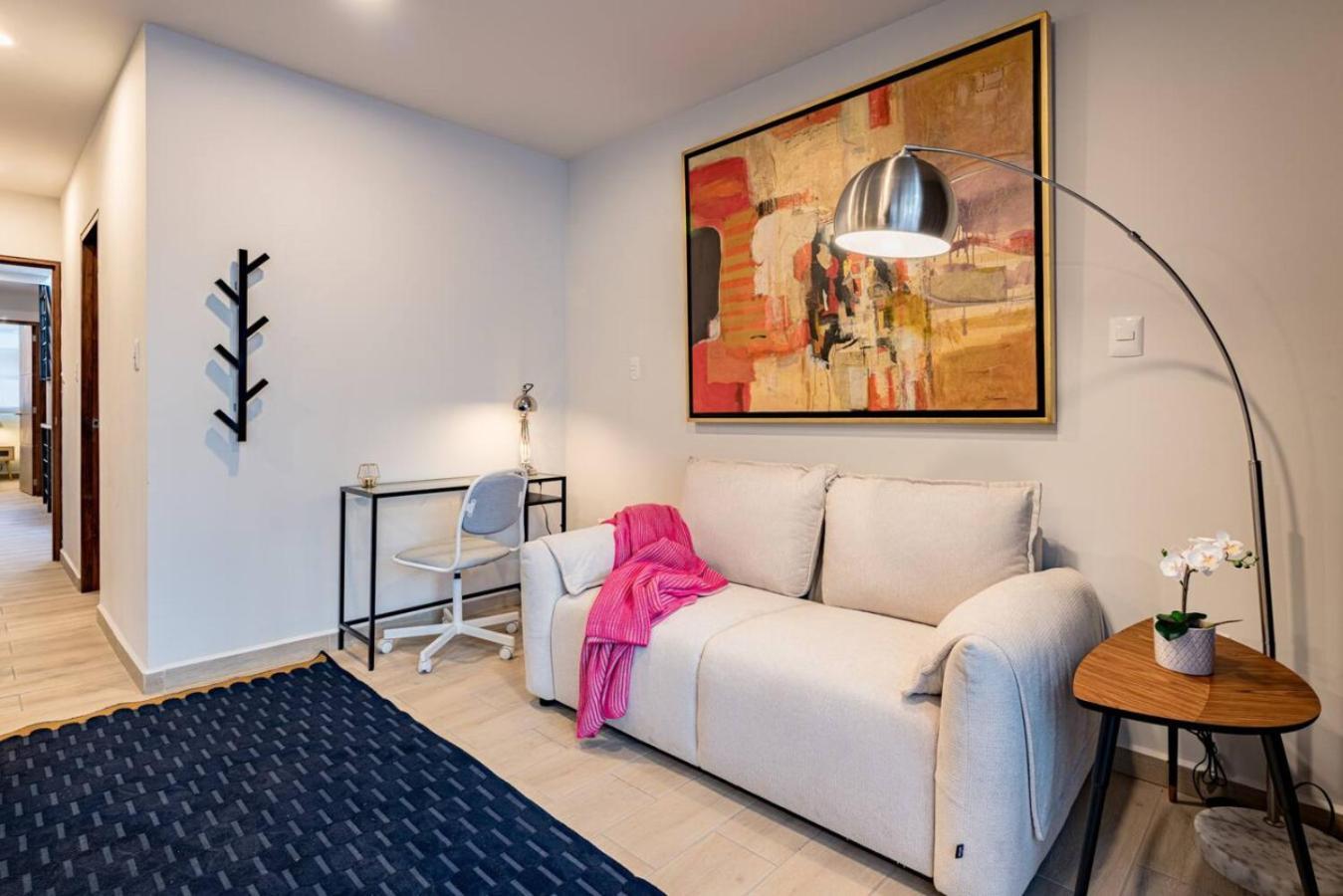 Stylish In La Roma Near Restaurants And Bars * Mexico City